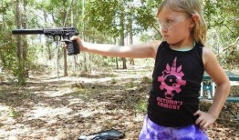 吃瓜网红小女孩图片,网红小女孩的吃瓜日常